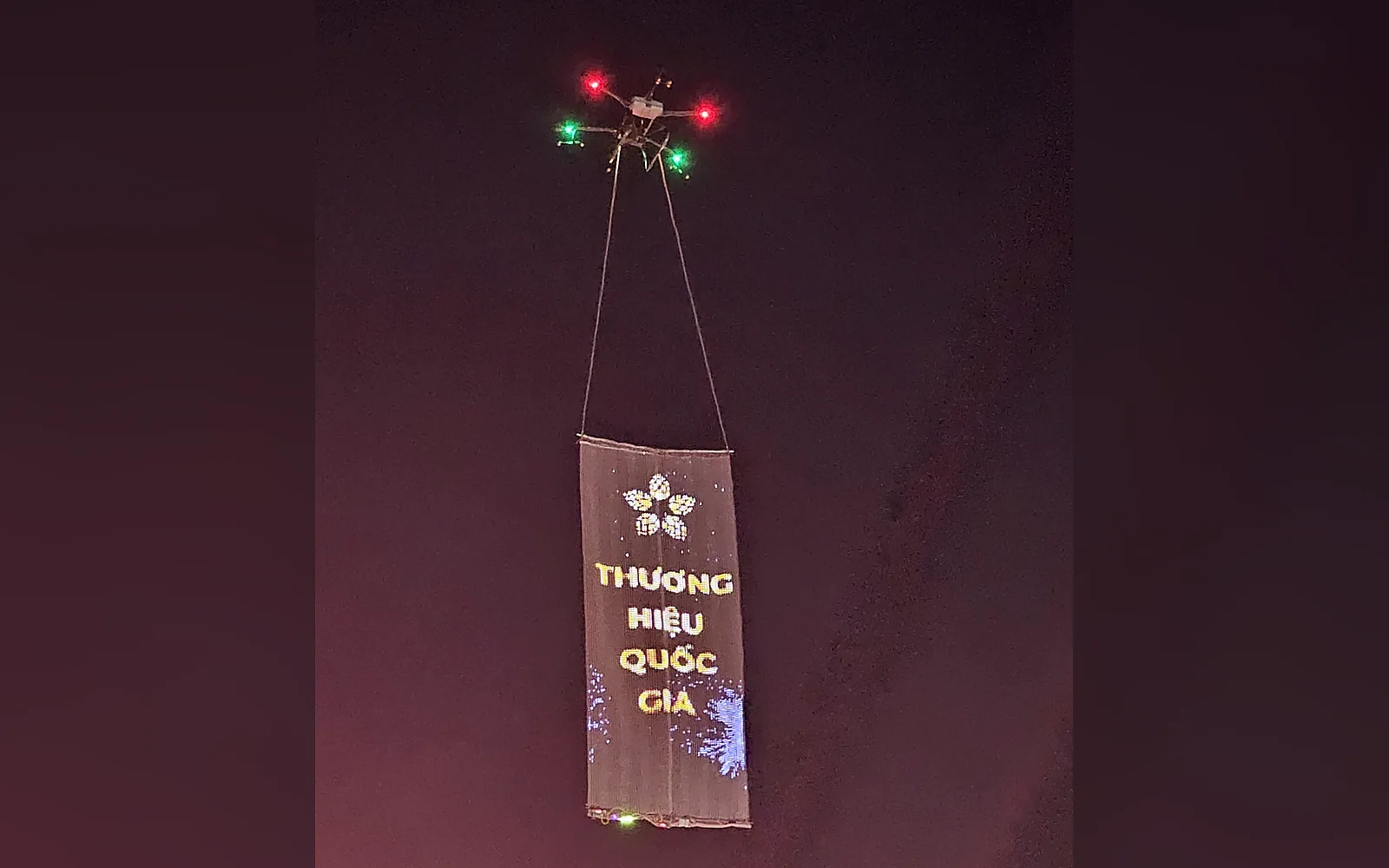 Cờ LED & Drone Trình Diễn